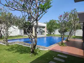 Modern Tropical Villa in Prime Senggigi Lombok Location