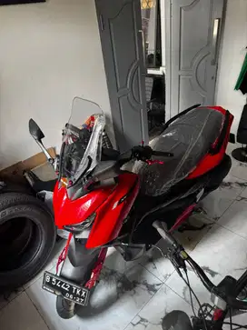 Yamaha xmax like new