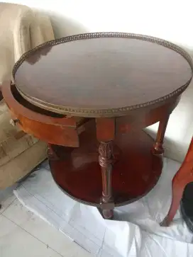 Meja bundar antik ukuran 70 x 80