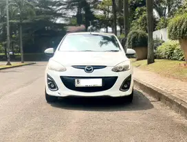 Mazda 2 R At 2013