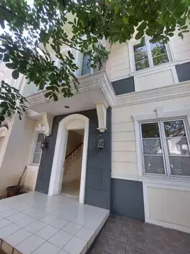 Jual Cepat Rumah Boulevard di Vanya Park Azura BSD City Tangerang