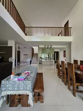 RUMAH RAPIH SIAP HUNI FULL FURNISED NEMPEL FASUM BSD CITY