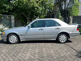 Mercedes-Benz C240 2000 Bensin