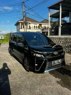 Toyota voxy 2021