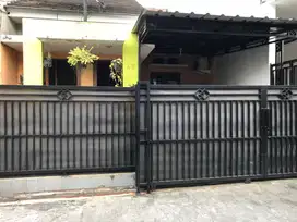 Rumah 1 lantai  siap huni dlm cluster  di Condet