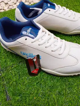 Sepatu olahraga