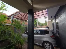 RUMAH DI KOMPLEK EKSKLUSIF ARCAMANIK Lingkungan Tenang dan Nyaman