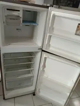 kulkas 2 pintu SAMSUNG INVERTER