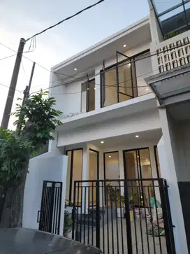 Dijual Rumah 2 Lantai di Komplek Perumahan Taman Aries, Jakarta Barat