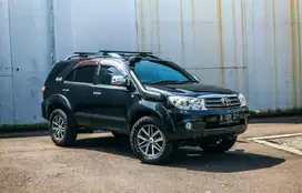 Toyota Fortuner 2.7 V Bensin 4x4