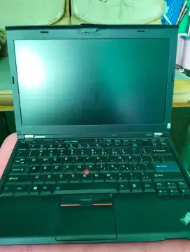 Laptop lenovo x220 bekas minus keyboard rusak