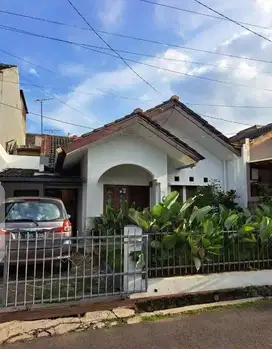 Rumah menarik siap huni dalam komplek Antapani Bandung kota