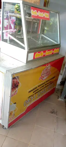 Etalase chiken dan meja gerobak