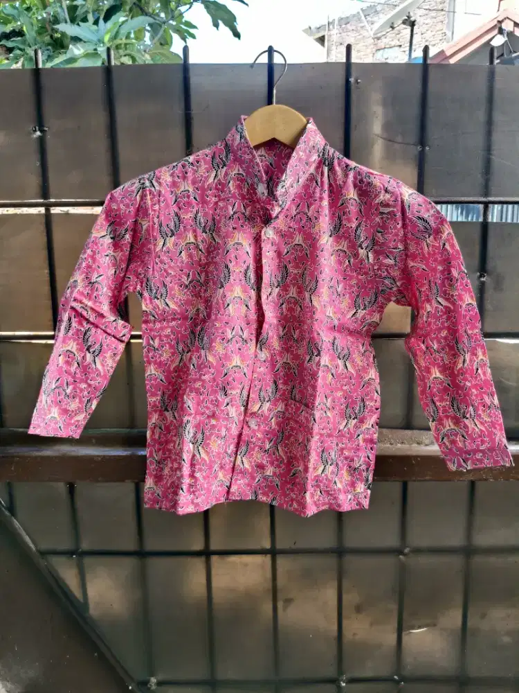 setelan batik sekolah anak pink