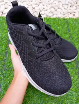 Sepatu sekolah/kerja