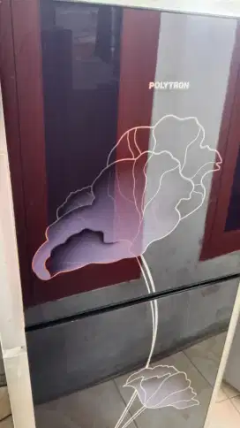 Kulkas POLYTRON