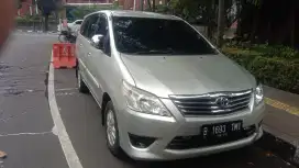 Kijang Innova Bensin 2012 typ G low KM