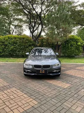 BMW 320i Luxury F30 2019