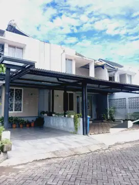 Disewakan rmh 2lt. di Grand Kawanua  Manado dgn barang