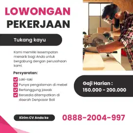 Tukang kayu mebel dan Admin media sosial