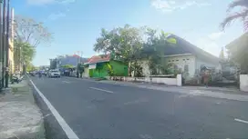 Tanah Komersil Hadap Jl.Raya 2 arah  Manahan Banjarsari Solo