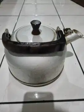 Teko tmpt masak air panas