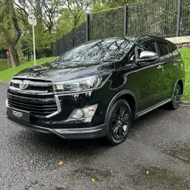 Toyota Innova 2.4 Venturer Diesel