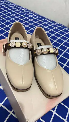 Sepatu Wanita Dianable Ukuran 37 [PRELOVED] Nora Flat Shoes Dianable