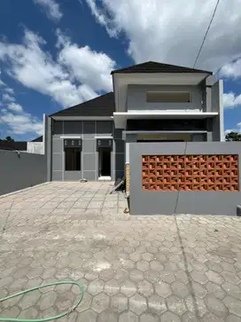 RUMAH BARU MEWAH LIMASAN MODERN BERKUALITA DI WEDOMARTANI NGEMPLAK