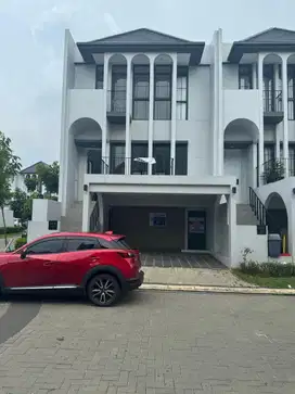 Disewakan Rumah Rapih Terawat Siap Huni di Aether BSD