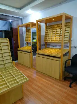 Lemari display meja island
