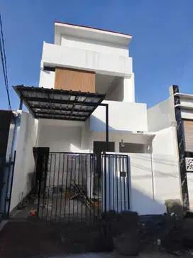 Dijual Murce! Rumah Putih Minimalis 2 Lantai di Pondok Ungu Permai