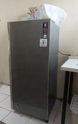 Kulkas Polytron 1 pintu
