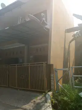 Dijual rumah 2lt  di komplek