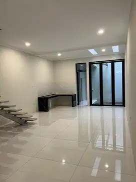 Rumah baru minimalis 2 lantai di Komplek Kembar BKR