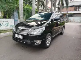 kijang innova V luxury tahun 2013