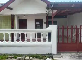 Di sewakan Rumah Griya Kebraon Utara