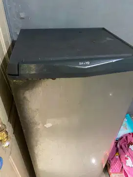 Kulkas sanyo 1 pintu
