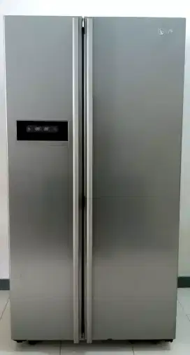 Lemari es 2 pintu  side by side LG