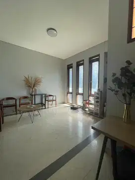 DIJUAL RUMAH KEREN MINIMALIS DI BATUNUNGGAL INDAH