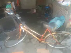 Dijual sepeda bekas minus sedel e bolong.bel e mati
