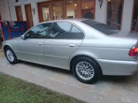 Bmw 530i buil up,pengaturan verseneling nya jg beda  silver , plat B