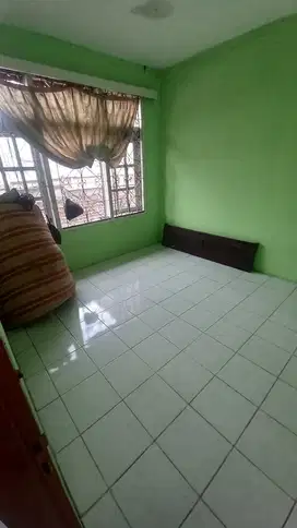 Rumah Dalam Komplek dekat dengan lapang Tegalega Bandung