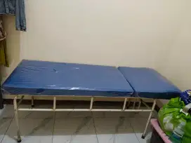 Dijual murah aja karna mau pindahan dan hanya tempat tidur nya saja ya