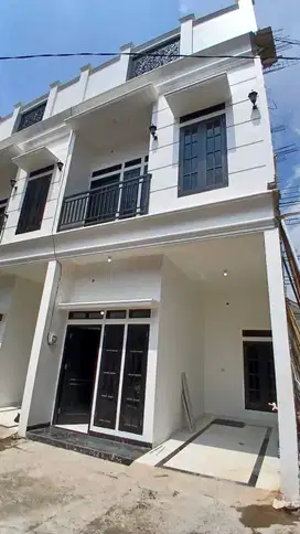 Rumah baru 2,5 lantai dlm cluster bagus modern klasik dkt Raya Condet