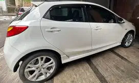 Mazda 2 2011 Bensin