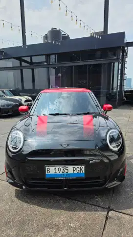 MINI ELECTRIC JOHN COOPER WORKS 2025