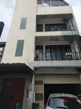 Gedung kebon jeruk ex workshop ada 4 lantai ada lift