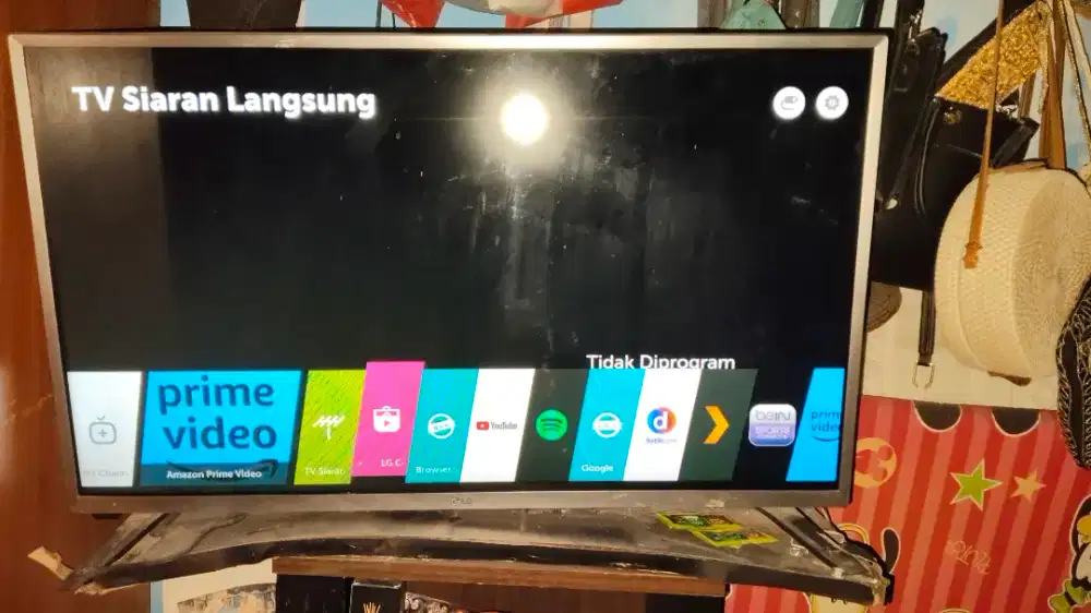 Di Gercepin Aja  LG Smart TV type 32LJ550D masih mulus, fungsi Normal