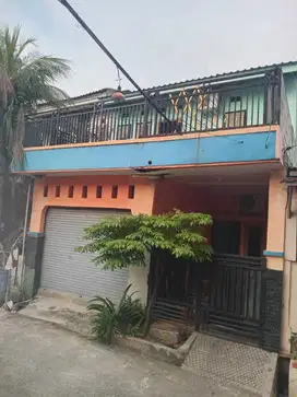 JUAL BUTUH!! Dijual Rumah 2 lantai Sederhana di Pondok Ungu Permai